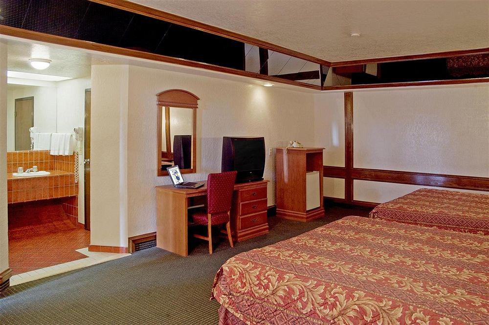 Americas Best Value Inn & Suites Los Angeles Downtown Sw Rum bild