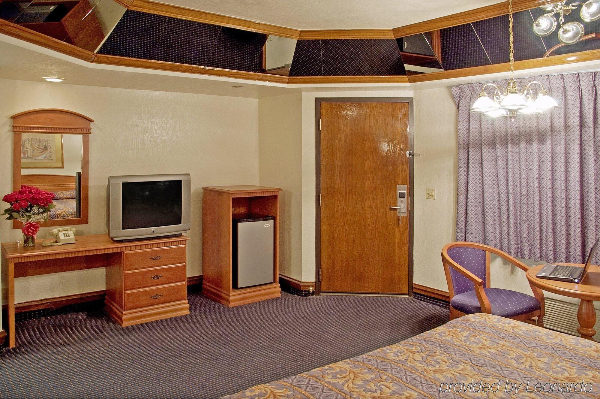 Americas Best Value Inn & Suites Los Angeles Downtown Sw Rum bild